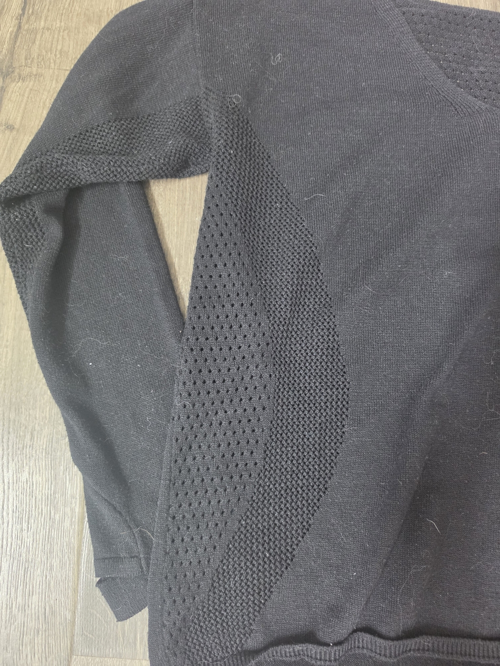 lululemon athletica Women's Black V-Neck Knit Sweater